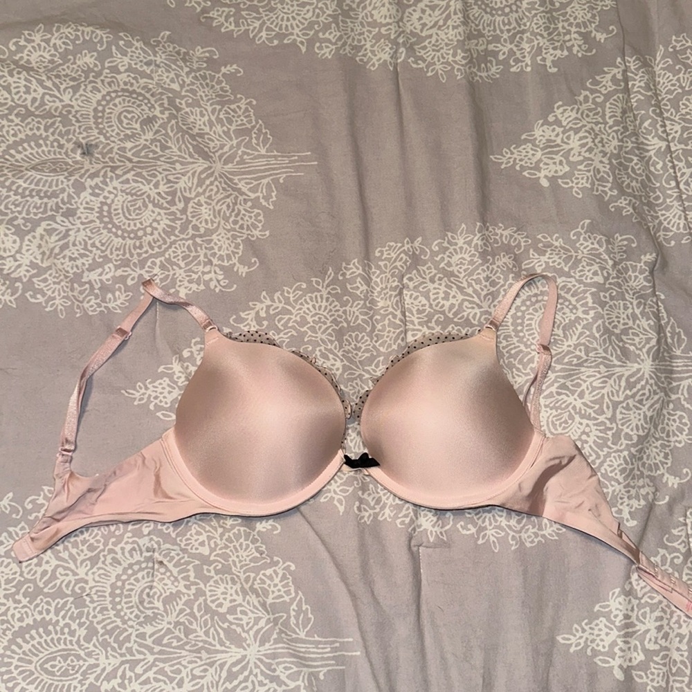 Victoria’s Secret - light pink bra 32D